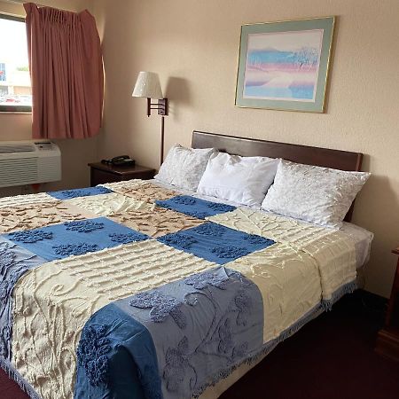 Regency Inn Fern Park Экстерьер фото