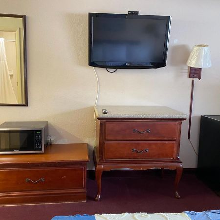 Regency Inn Fern Park Экстерьер фото