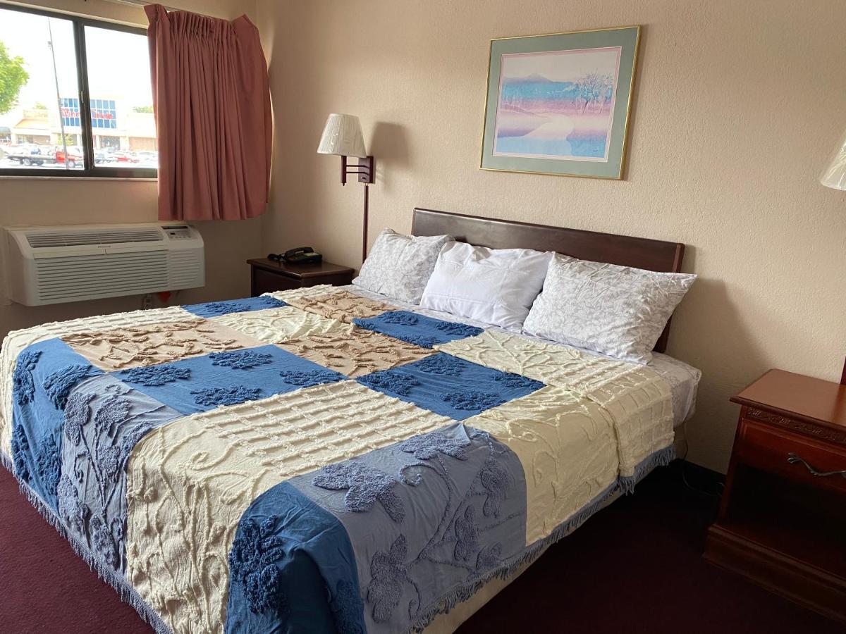 Regency Inn Fern Park Экстерьер фото
